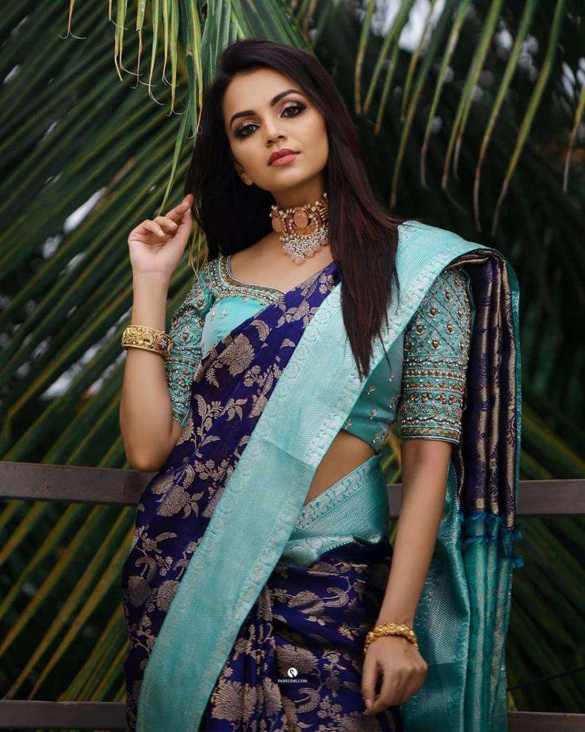 Attractive Blue Banarasi Silk Saree With Gorgeous Blouse Piece