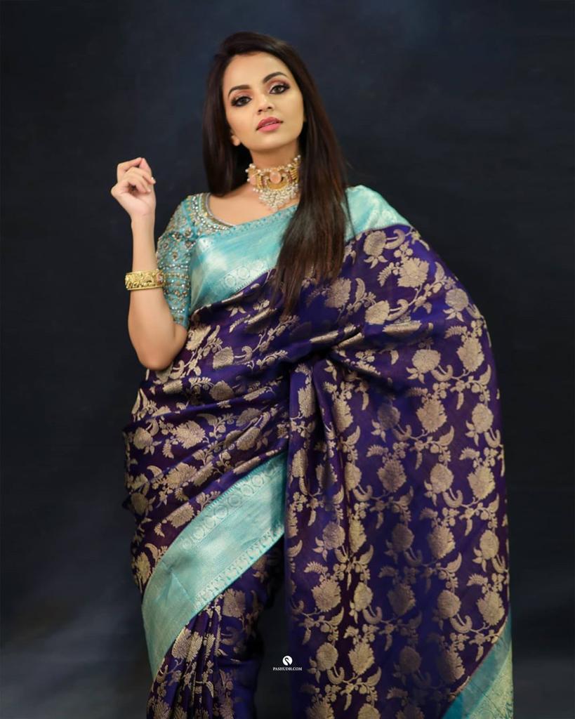 Attractive Blue Banarasi Silk Saree With Gorgeous Blouse Piece