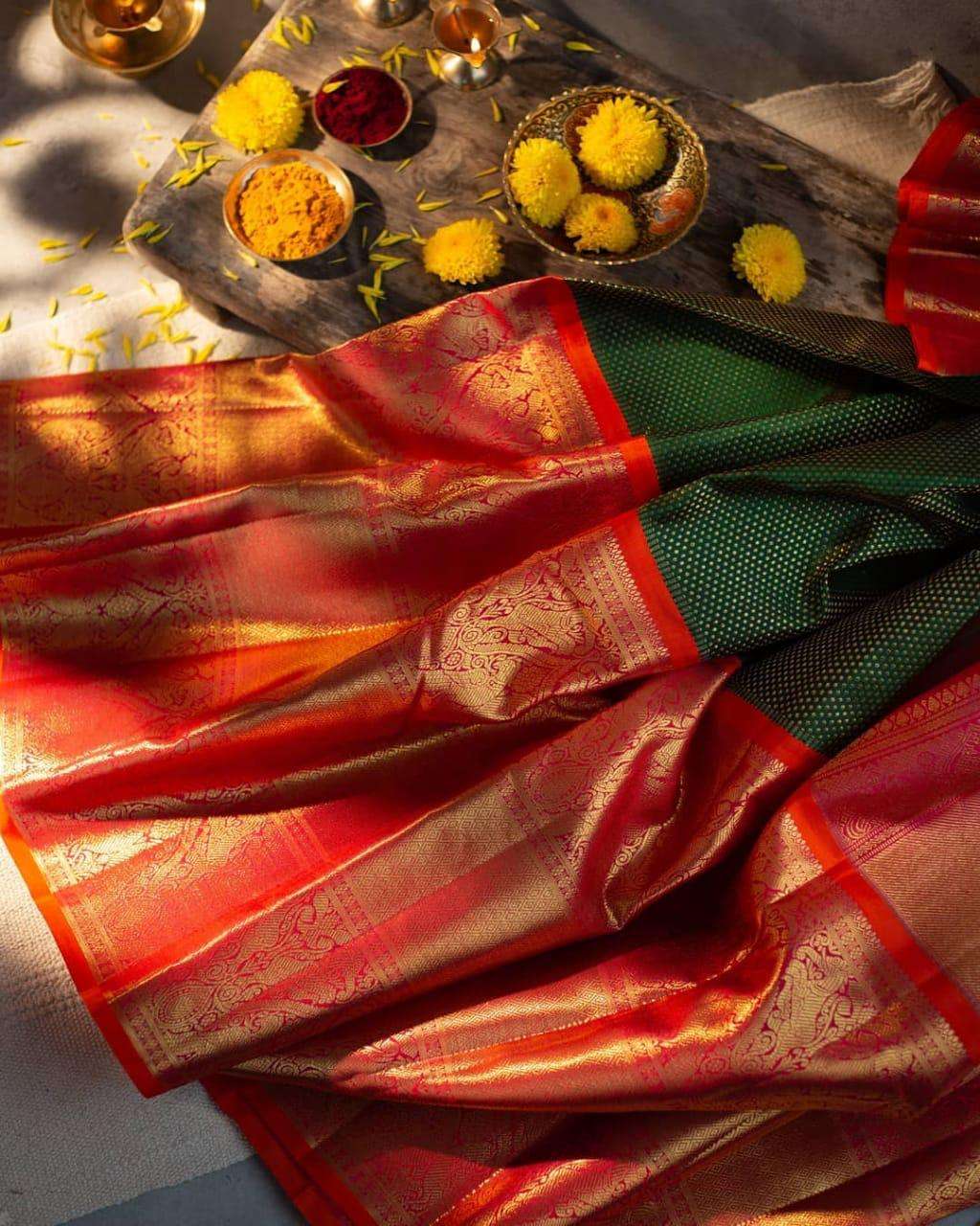 Charming Green Soft Silk Saree With Snazzy Blouse Piece