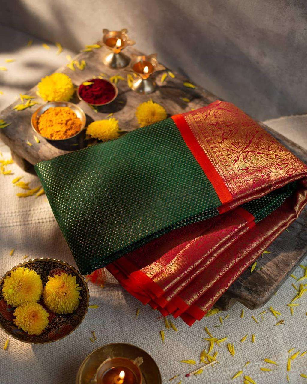 Charming Green Soft Silk Saree With Snazzy Blouse Piece