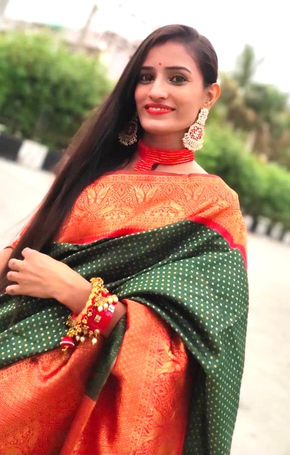 Charming Green Soft Silk Saree With Snazzy Blouse Piece