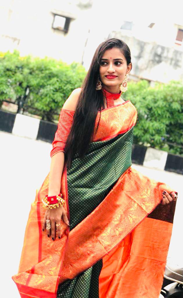 Charming Green Soft Silk Saree With Snazzy Blouse Piece