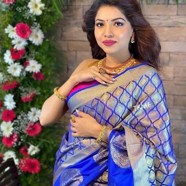 Magnificent Blue Soft Silk Saree With Sensational Blouse Piece