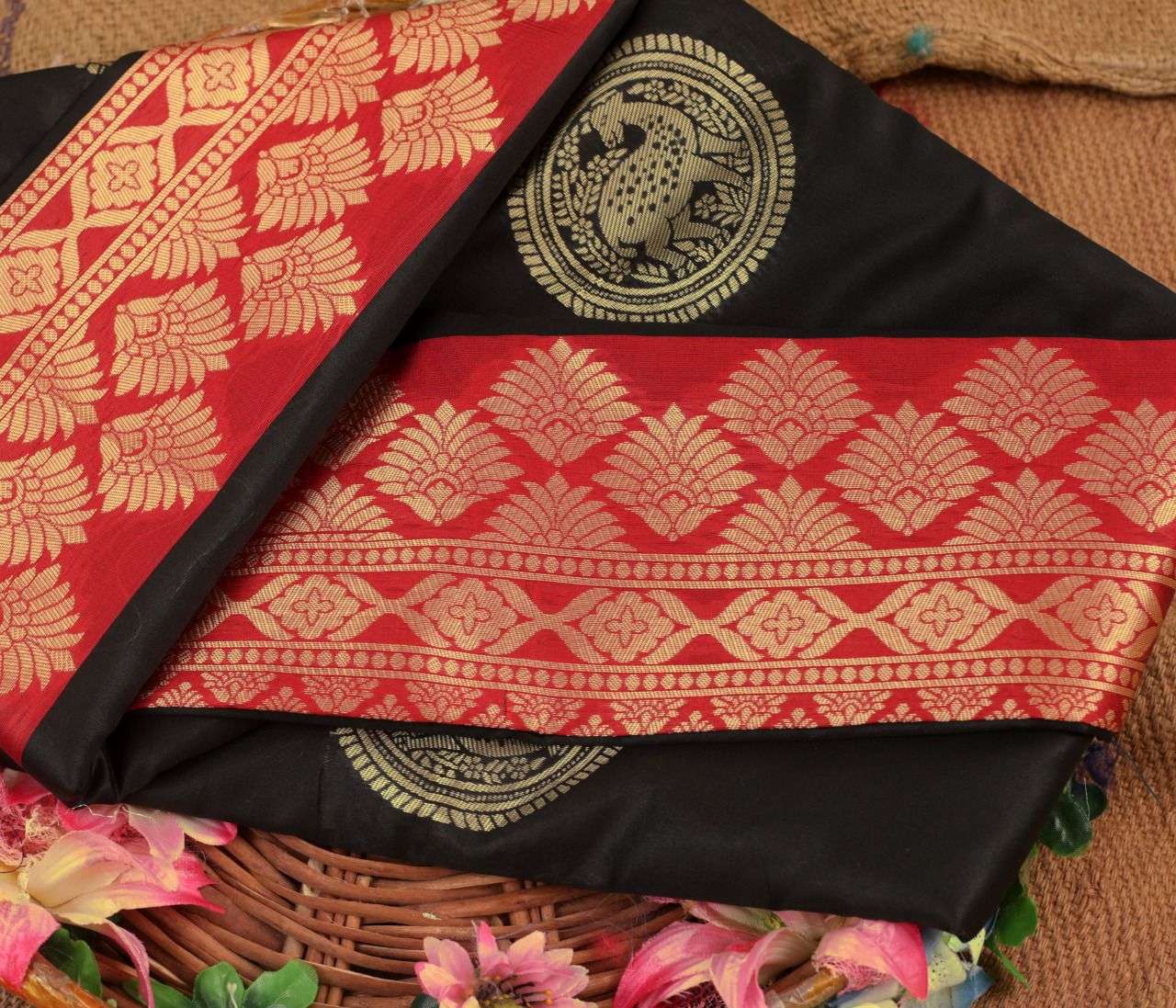 Endearing Black Banarasi Silk Saree With Impressive Blouse Piece