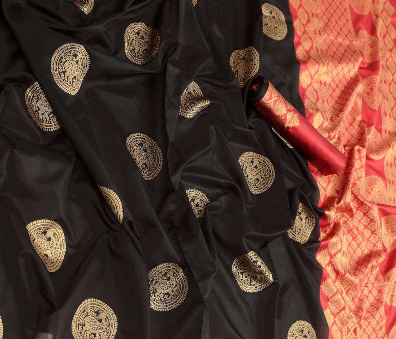 Endearing Black Banarasi Silk Saree With Impressive Blouse Piece