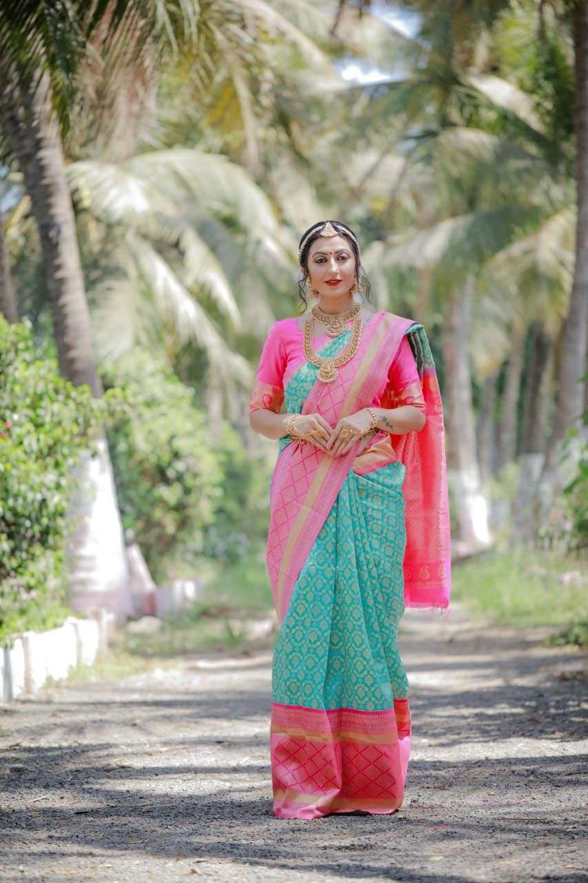 Winsome Firozi Soft Silk Saree With Divine Blouse Piece