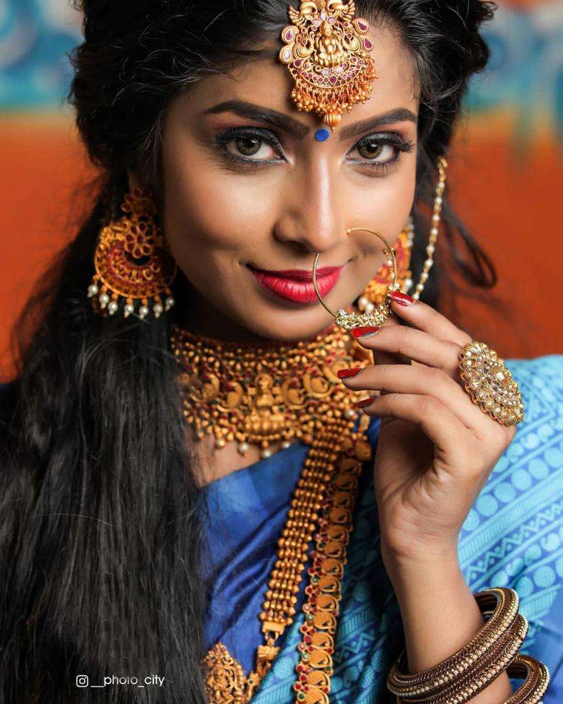 Handsome Blue Soft Silk Saree With Ethnic Blouse Piece