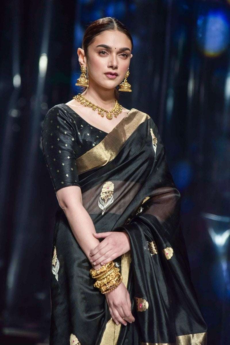 Irresistible Black Cotton Silk Saree With Vintage Design Blouse Piece