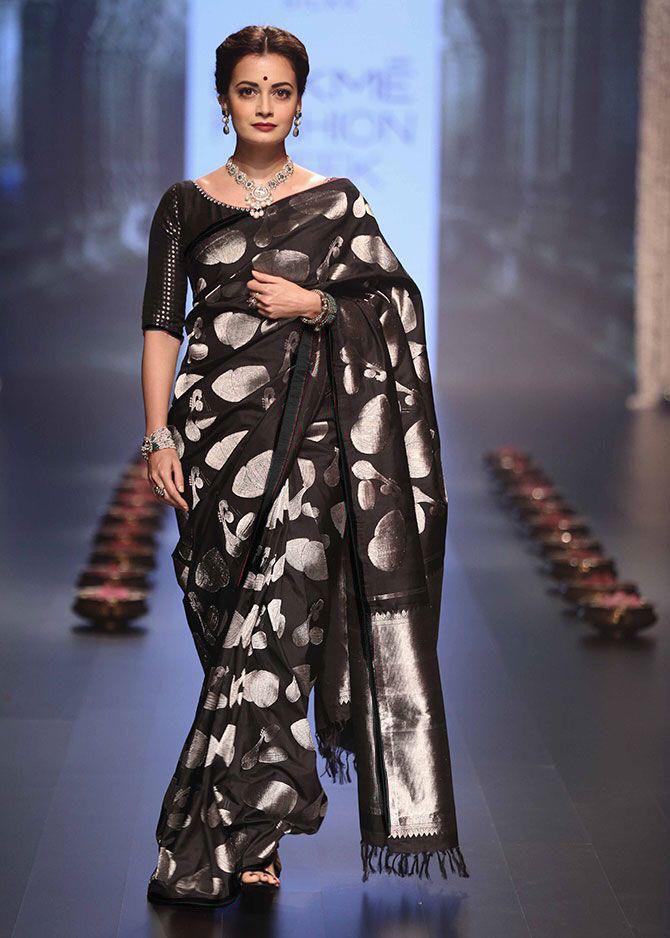 Enchanting Black Cotton Silk Saree With Lovely Blouse Piece