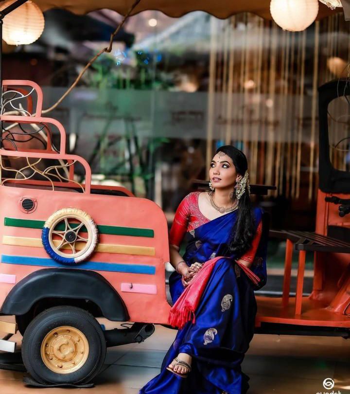Dainty Blue Soft Silk Saree With Classy Blouse Piece