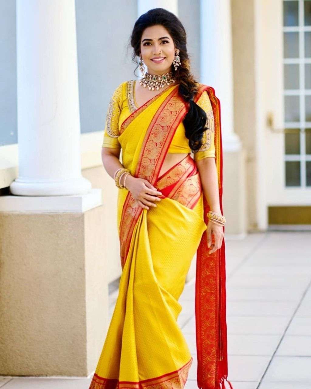 Fetching Yellow Soft Silk Saree With Artistic Blouse Piece