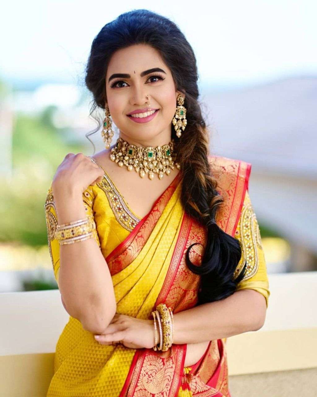 Fetching Yellow Soft Silk Saree With Artistic Blouse Piece