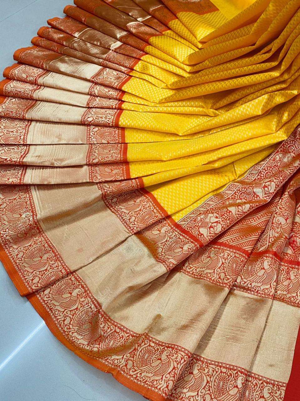 Fetching Yellow Soft Silk Saree With Artistic Blouse Piece