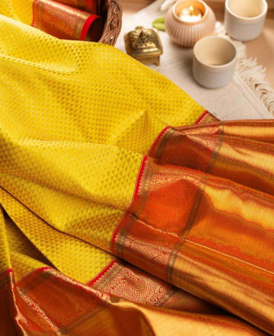 Fetching Yellow Soft Silk Saree With Artistic Blouse Piece