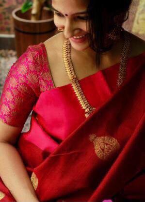 Adorable Red Banarasi Silk Saree With Elegant Blouse Piece