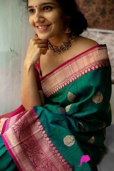 Pretty Rama Soft Silk Saree With Denouement Blouse Piece