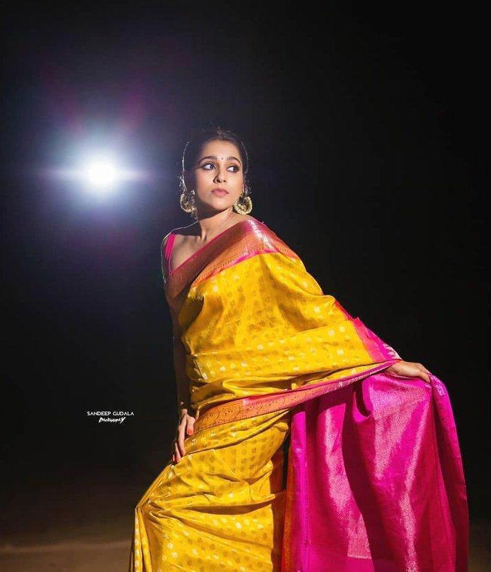 Magnetic Yellow Soft Silk Saree With Flattering Blouse Piece