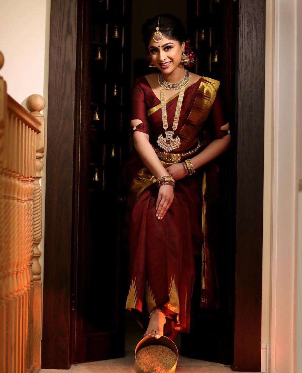 Irresistible Maroon Soft Silk Saree With Ethnic Blouse Piece