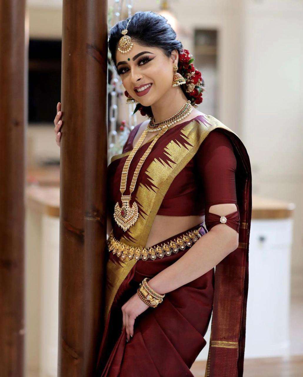 Irresistible Maroon Soft Silk Saree With Ethnic Blouse Piece