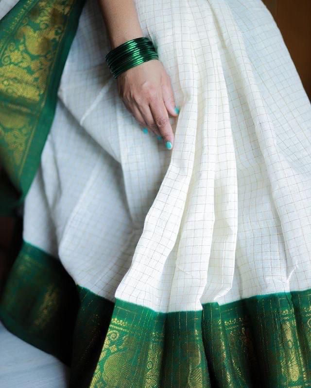 Scintilla Off White Banarasi Silk Saree With Trendy Blouse Piece