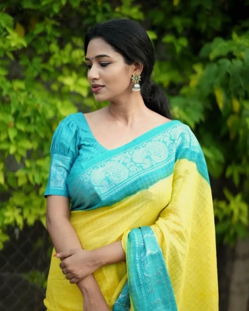 Ebullience Yellow Banarasi Silk Saree With Trendy Blouse Piece