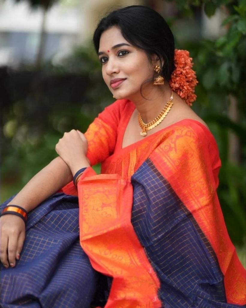 Incredible Navy Blue Banarasi Silk Saree With Smashing Blouse Piece