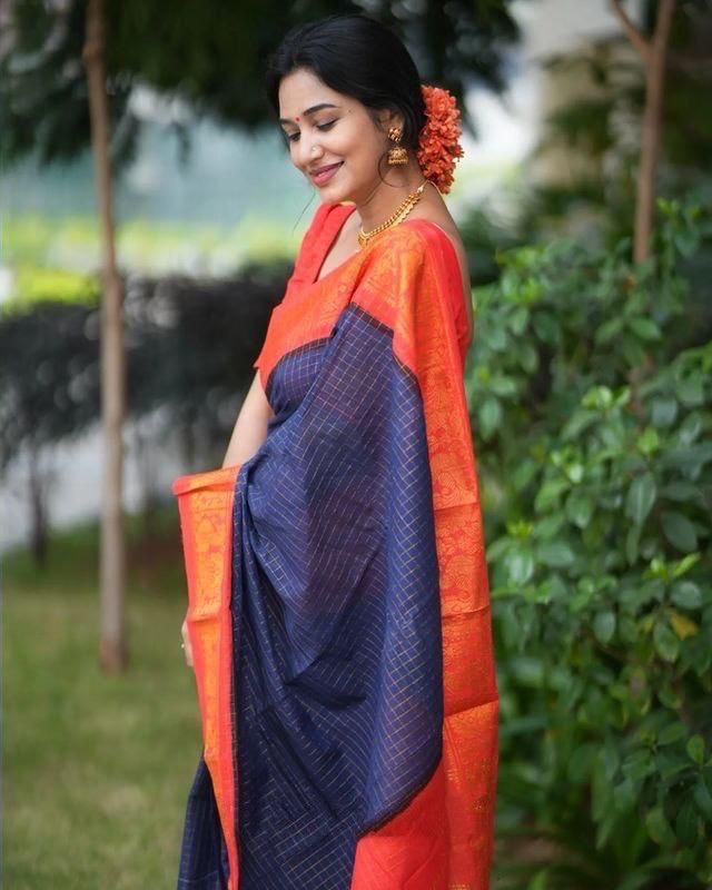 Incredible Navy Blue Banarasi Silk Saree With Smashing Blouse Piece