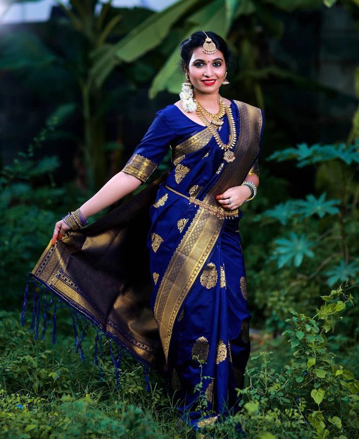 Conflate Blue Banarasi Silk Saree With Scintilla Blouse Piece