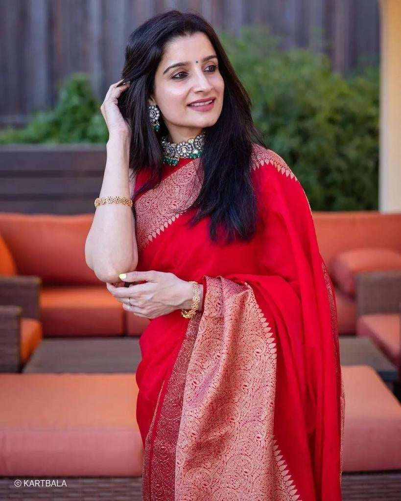 Alluring Red Soft Silk Saree With Sumptuous Blouse Piece