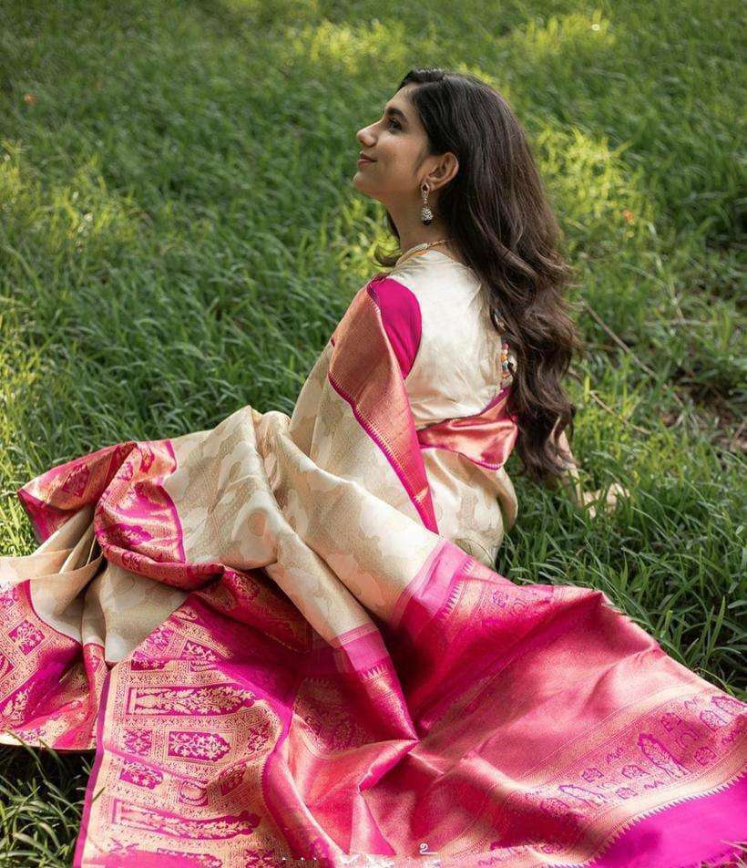 Bewitching Cream Kanjivaram Silk Saree With Enchanting Blouse Piece