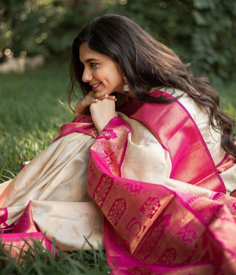 Bewitching Cream Kanjivaram Silk Saree With Enchanting Blouse Piece