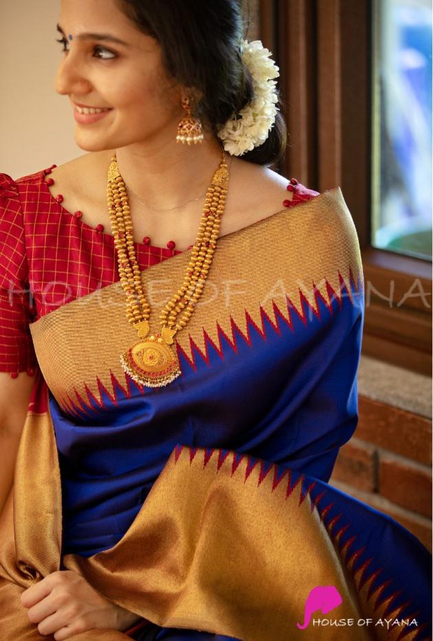 Alluring Blue Soft Silk Saree With Gratifying Blouse Piece