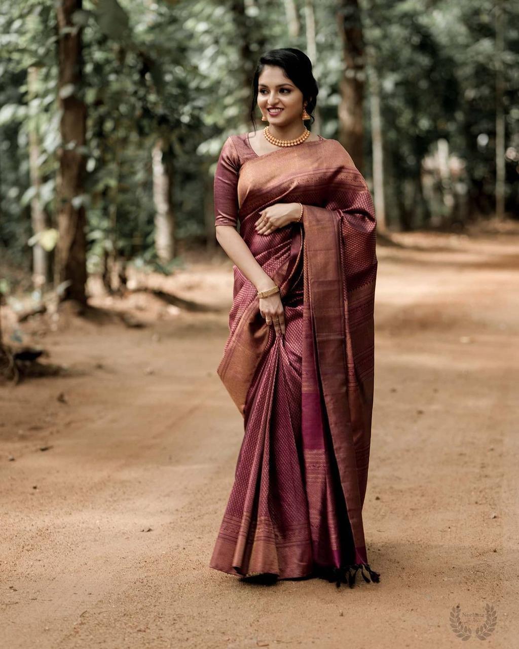 Dreamy Maroon Kanjivaram Silk Saree With Enchanting Blouse Piece