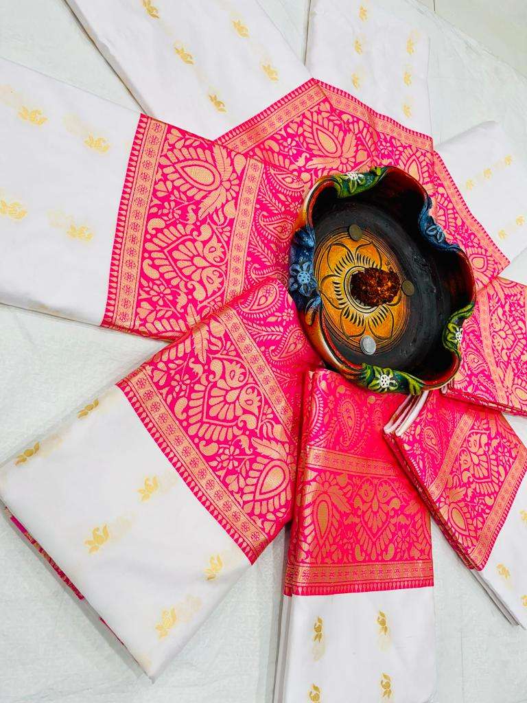 Captivating White Soft Silk Saree With Unique Blouse Piece