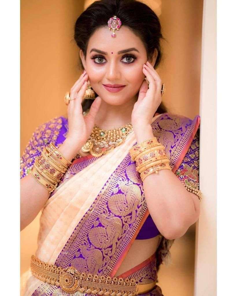 Angelic Peach Soft Silk Saree With Supernal Blouse Piece