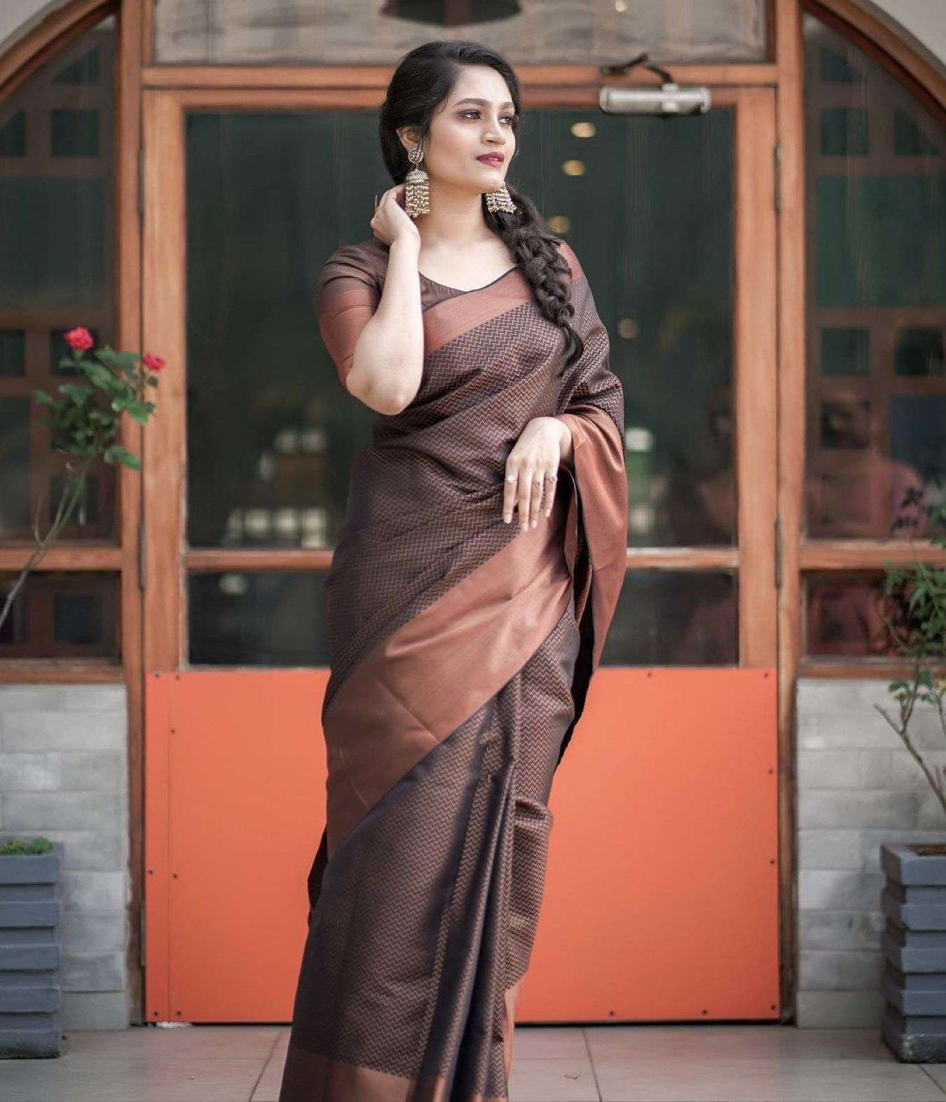 Splendid Brown Soft Silk Saree With Lissome Blouse Piece