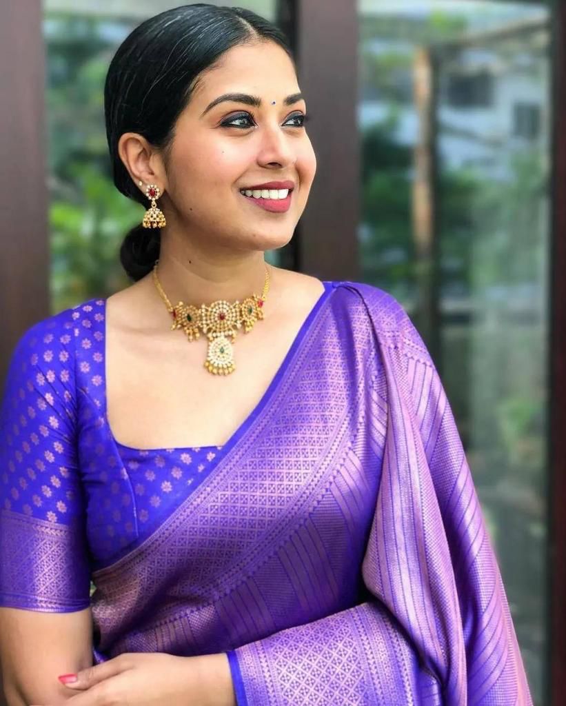 Tranquil Blue Kanjivaram Silk Saree With Regal Blouse Piece
