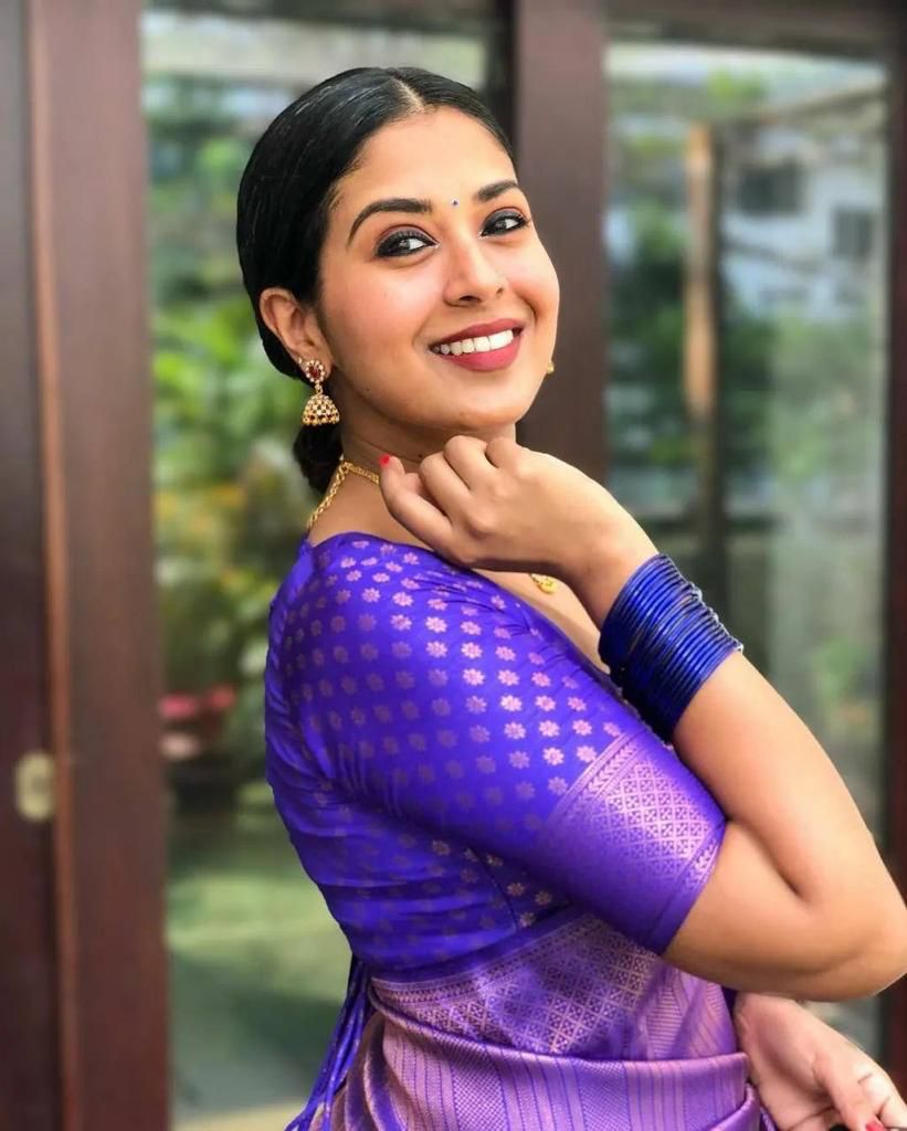 Tranquil Blue Kanjivaram Silk Saree With Regal Blouse Piece