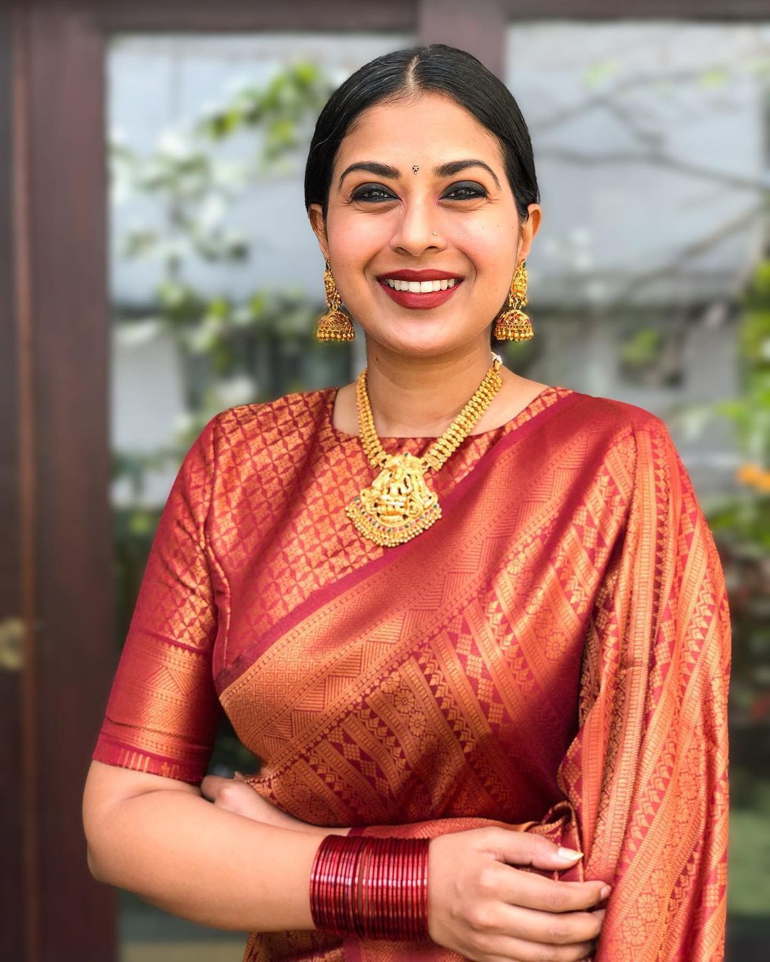 Serene Wine Kanjivaram Silk Saree With Incredible Blouse Piece