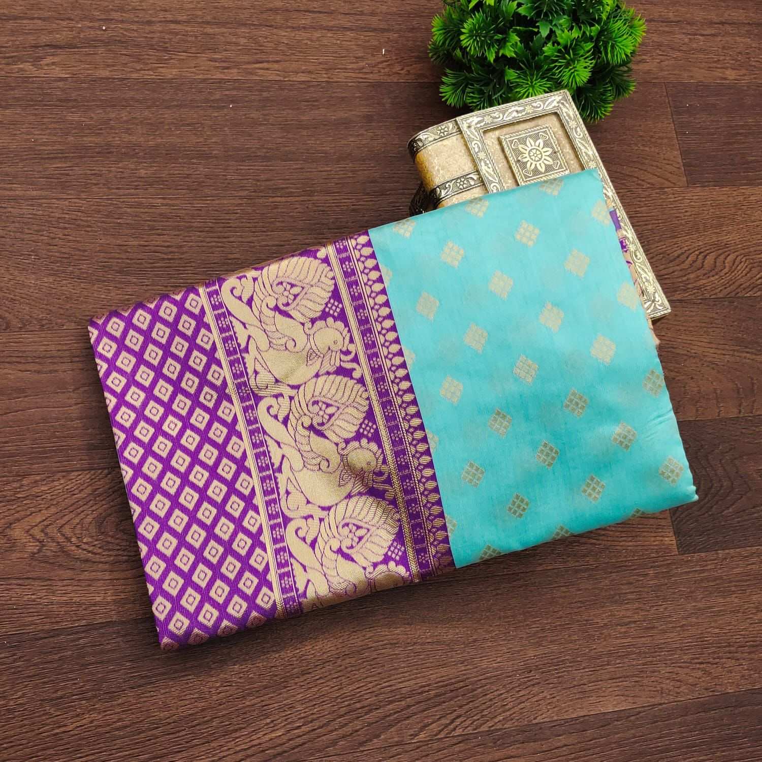 Fashionable Firozi Banarasi Silk Saree With Captivating Blouse Piece