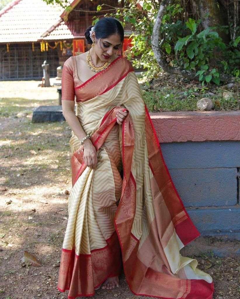 Aesthetic Cream Soft Silk Saree With Gratifying Blouse Piece