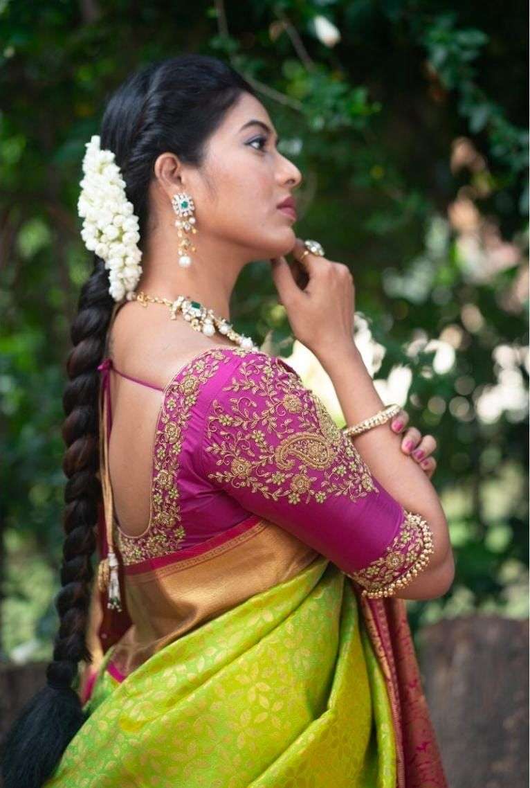 Trendy Light Green Banarasi Silk Saree With Exceptional Blouse Piece