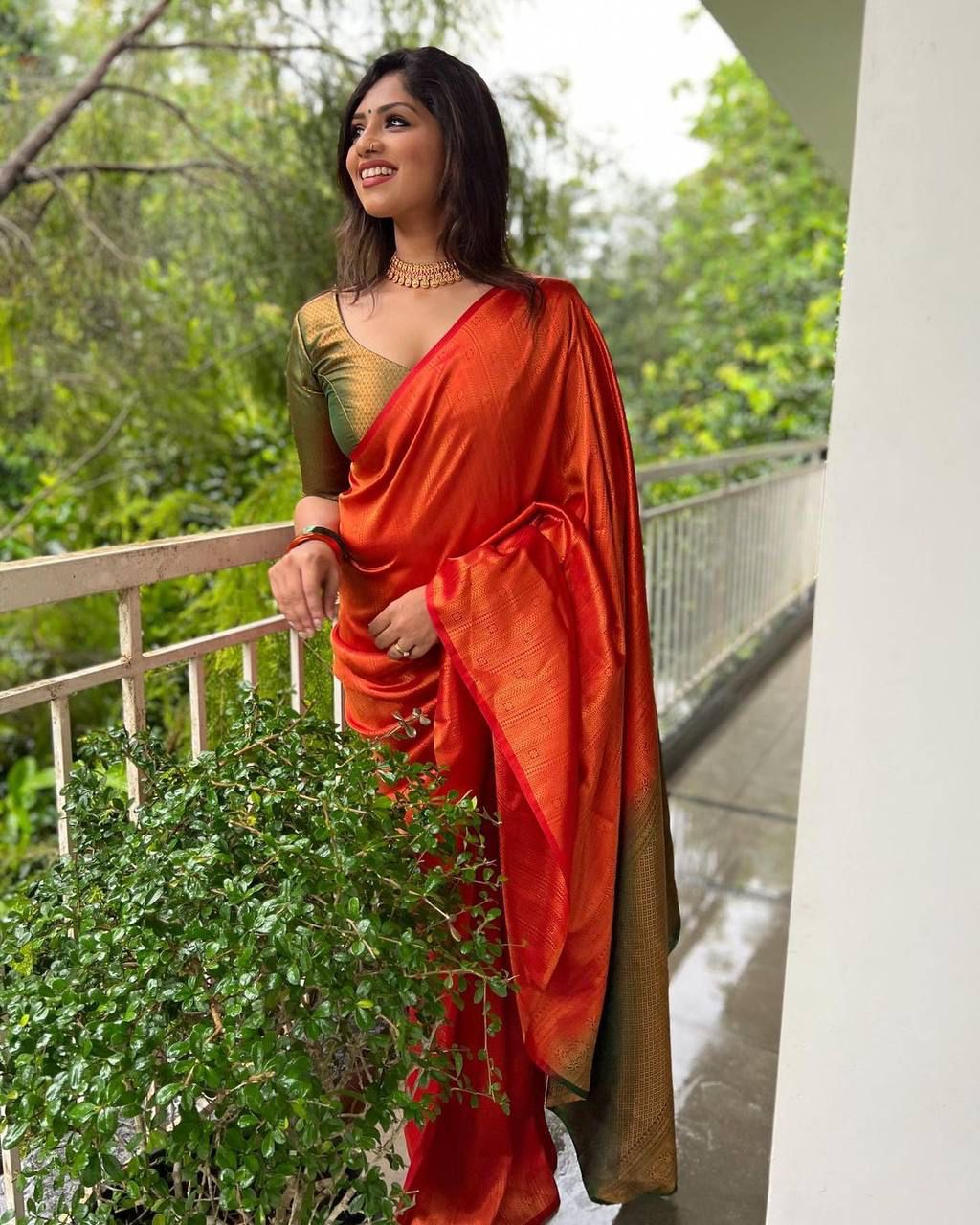 Refined Red Kanjivaram Silk Saree With Opulent Blouse Piece