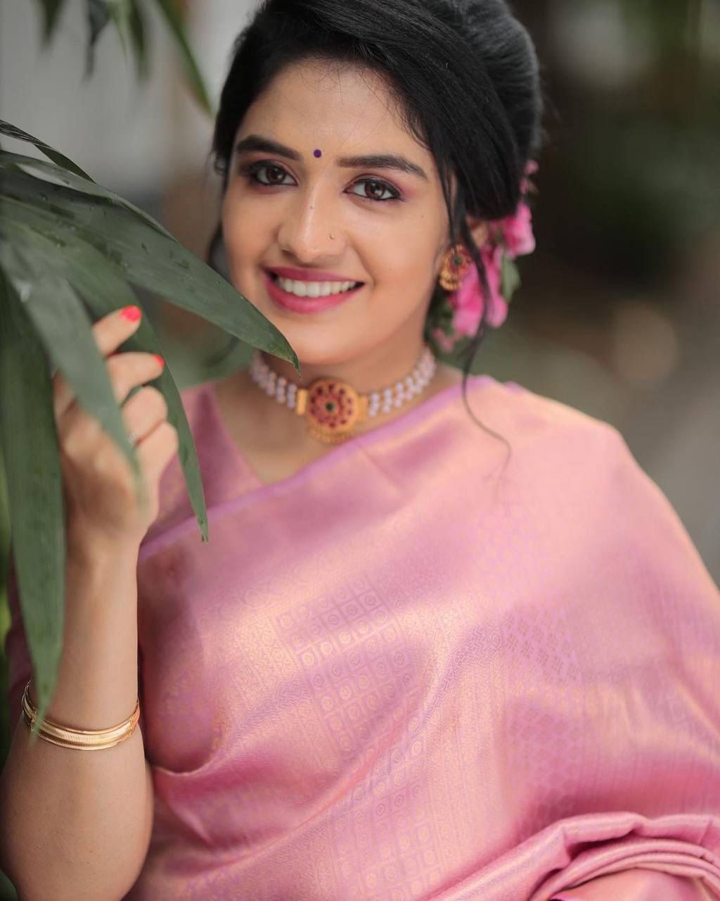 Delightful Peach Kanjivaram Silk Saree With Groovy Blouse Piece