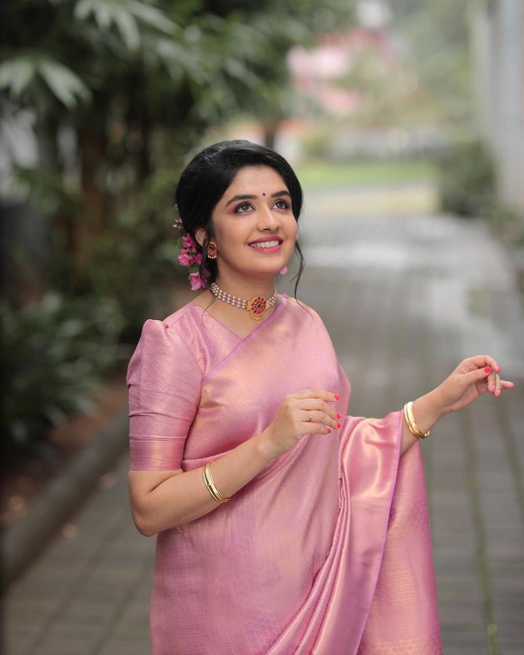 Delightful Peach Kanjivaram Silk Saree With Groovy Blouse Piece