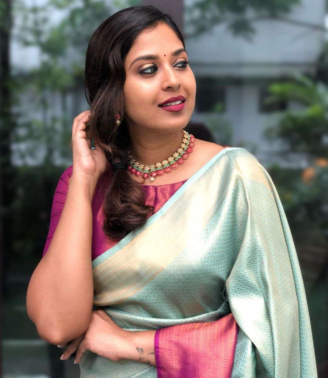 Refined Sea Green Soft Silk Saree With Unique Blouse Piece