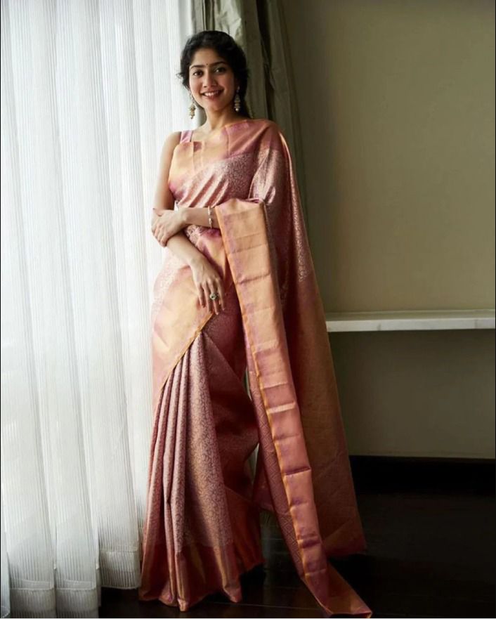 Graceful Pink Banarasi Silk Saree With Supreme Blouse Piece