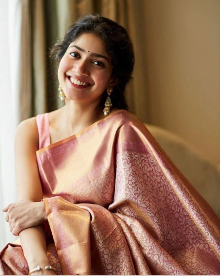 Graceful Pink Banarasi Silk Saree With Supreme Blouse Piece