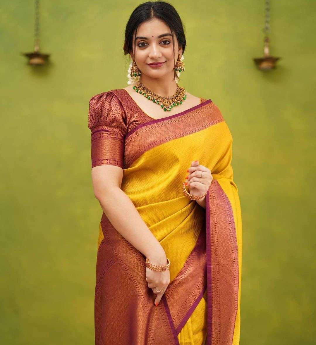 Ravishing Golden Soft Silk Saree With Snazzy Blouse Piece