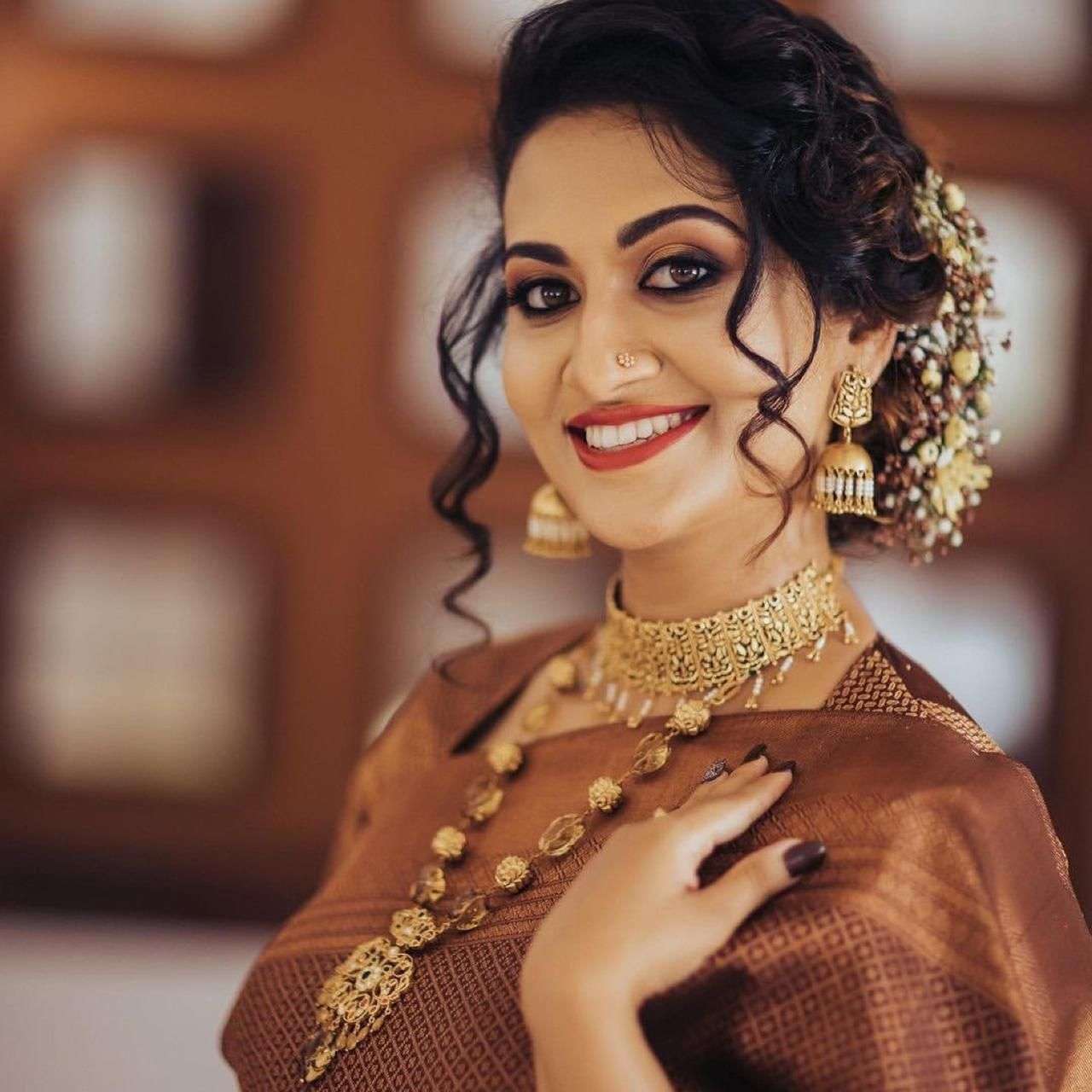 Captivating Brown Kanjivaram Silk Saree With Luxuriant Blouse Piece